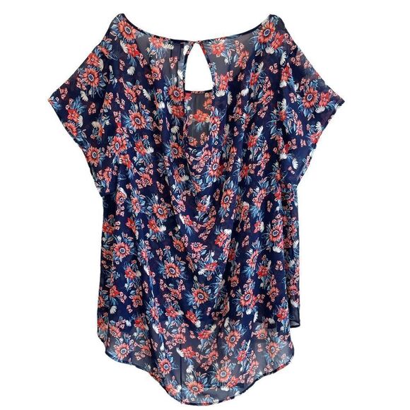 Torrid Floral Sheer Scoop Neck Keyhole Blouse - Picture 4 of 7